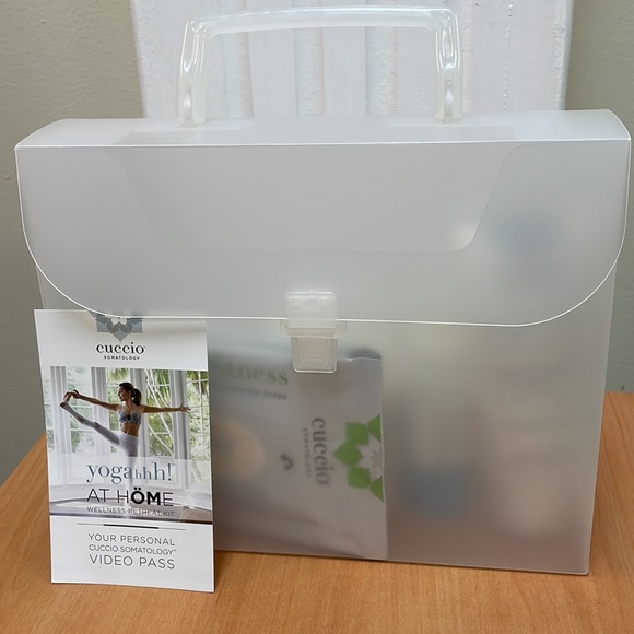 New Cuccio Somatology Yogahhh! At Home Wellness Retreat Kit!!🔥🔥🔥 - Picture 10 of 11